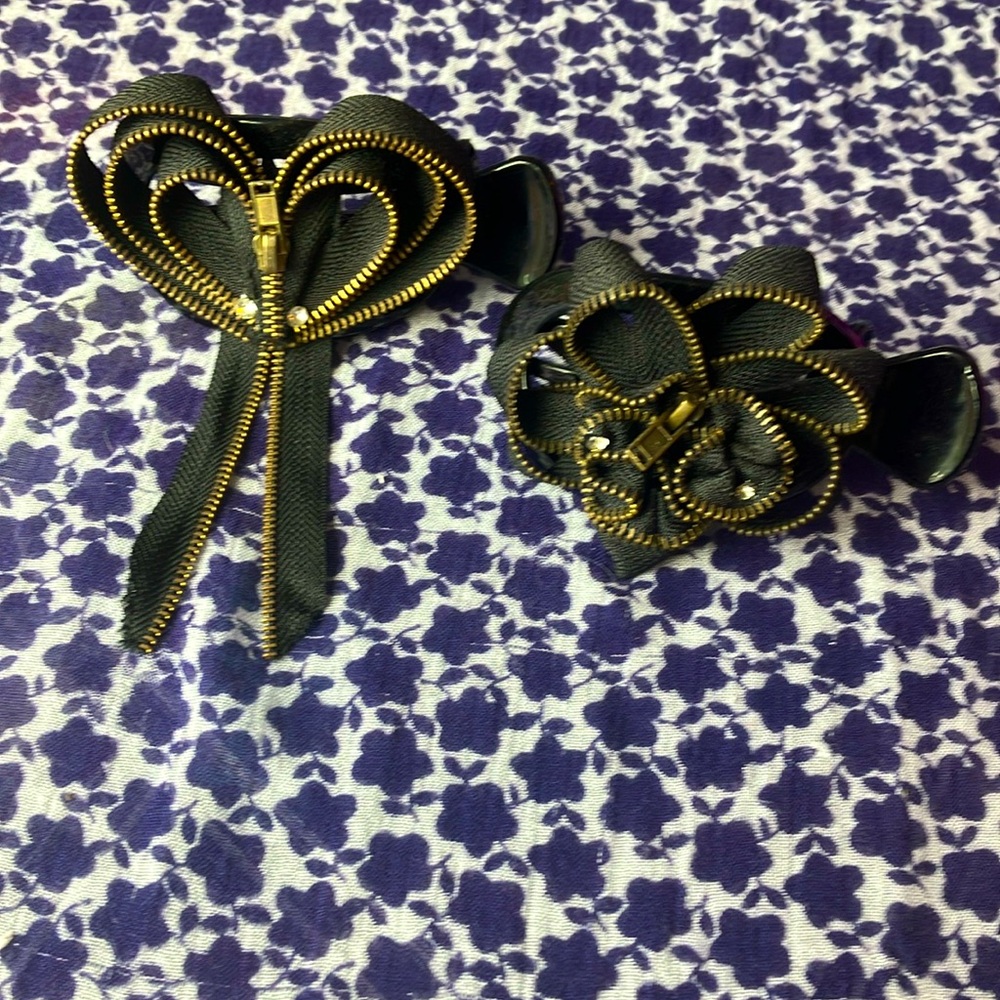 Y2K black & gold zipper large hair alligator clips bundle for teens and women